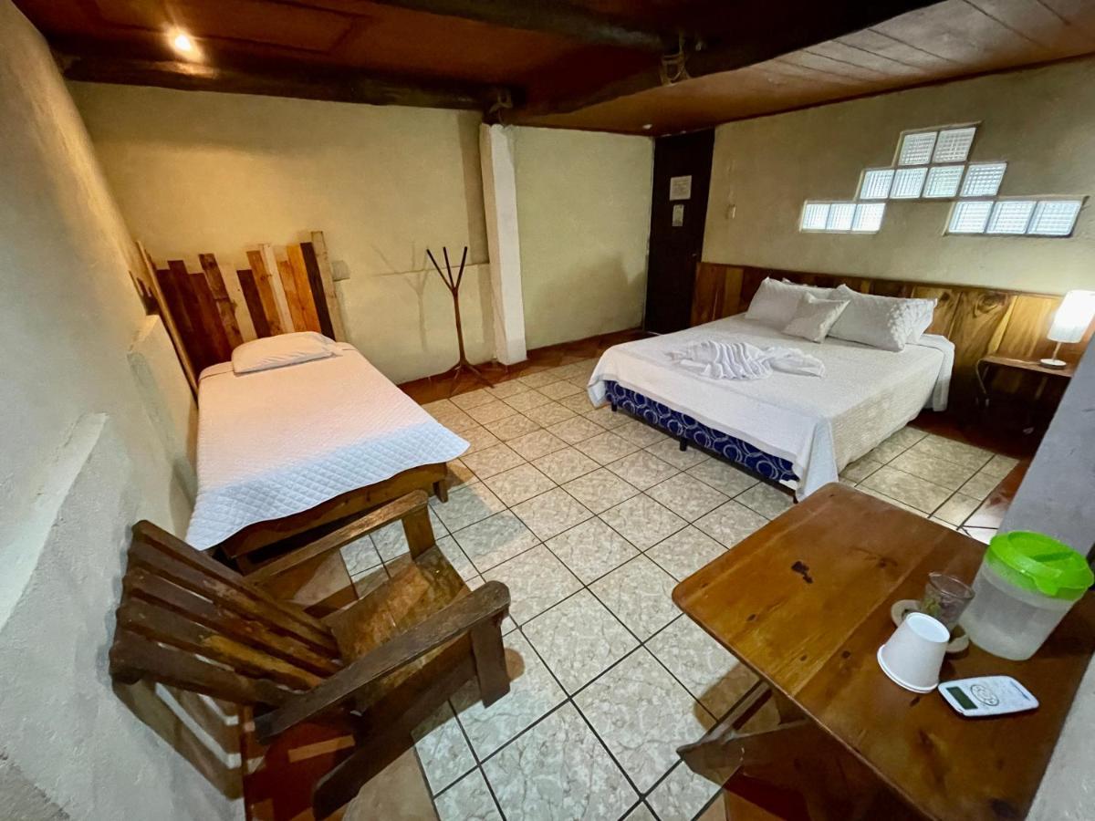 Johnnys Place Hotel Monterrico Εξωτερικό φωτογραφία