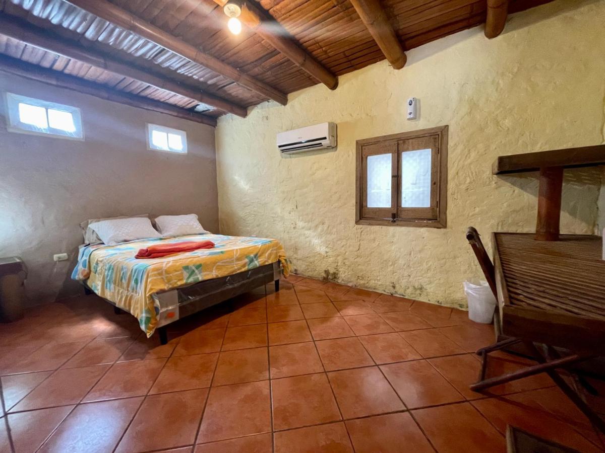 Johnnys Place Hotel Monterrico Εξωτερικό φωτογραφία
