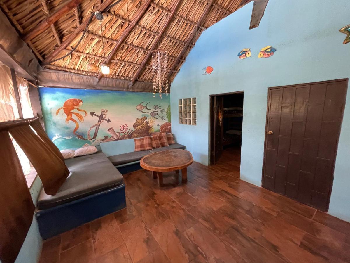 Johnnys Place Hotel Monterrico Εξωτερικό φωτογραφία