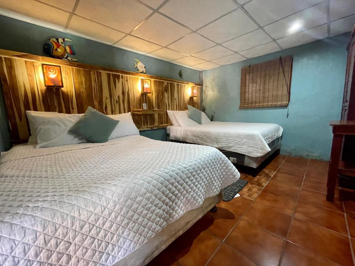 Johnnys Place Hotel Monterrico Εξωτερικό φωτογραφία