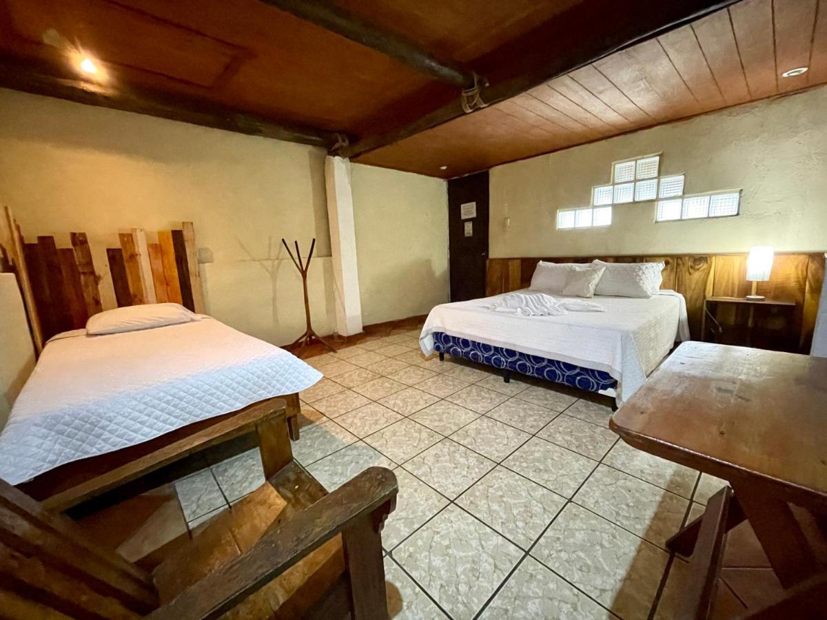 Johnnys Place Hotel Monterrico Εξωτερικό φωτογραφία