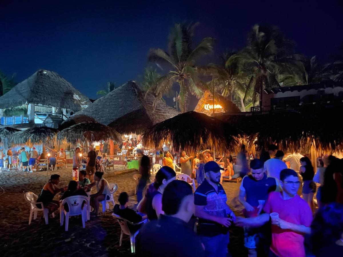 Johnnys Place Hotel Monterrico Εξωτερικό φωτογραφία