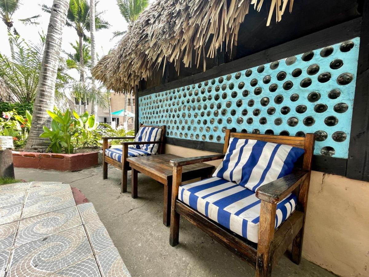 Johnnys Place Hotel Monterrico Εξωτερικό φωτογραφία