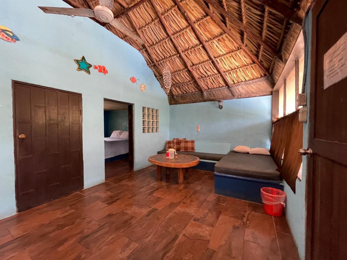 Johnnys Place Hotel Monterrico Εξωτερικό φωτογραφία