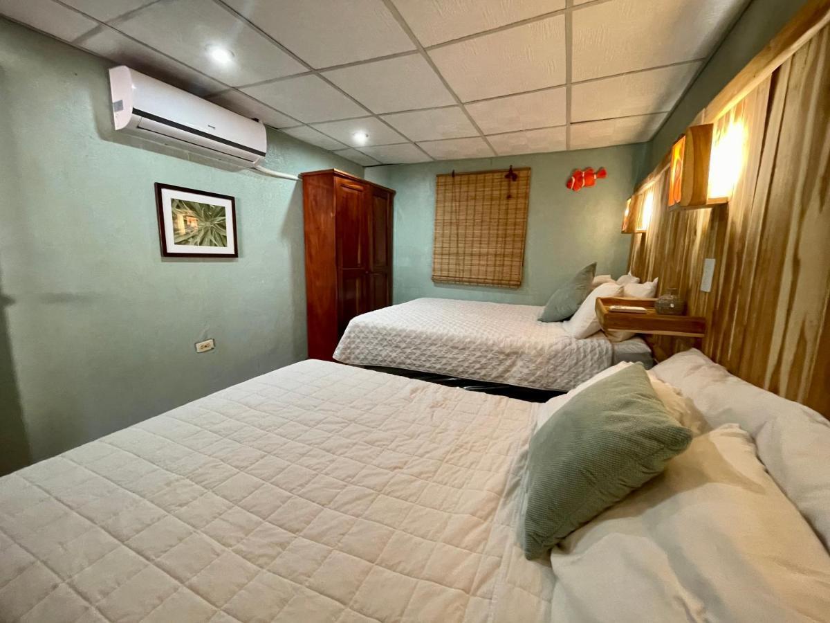 Johnnys Place Hotel Monterrico Εξωτερικό φωτογραφία