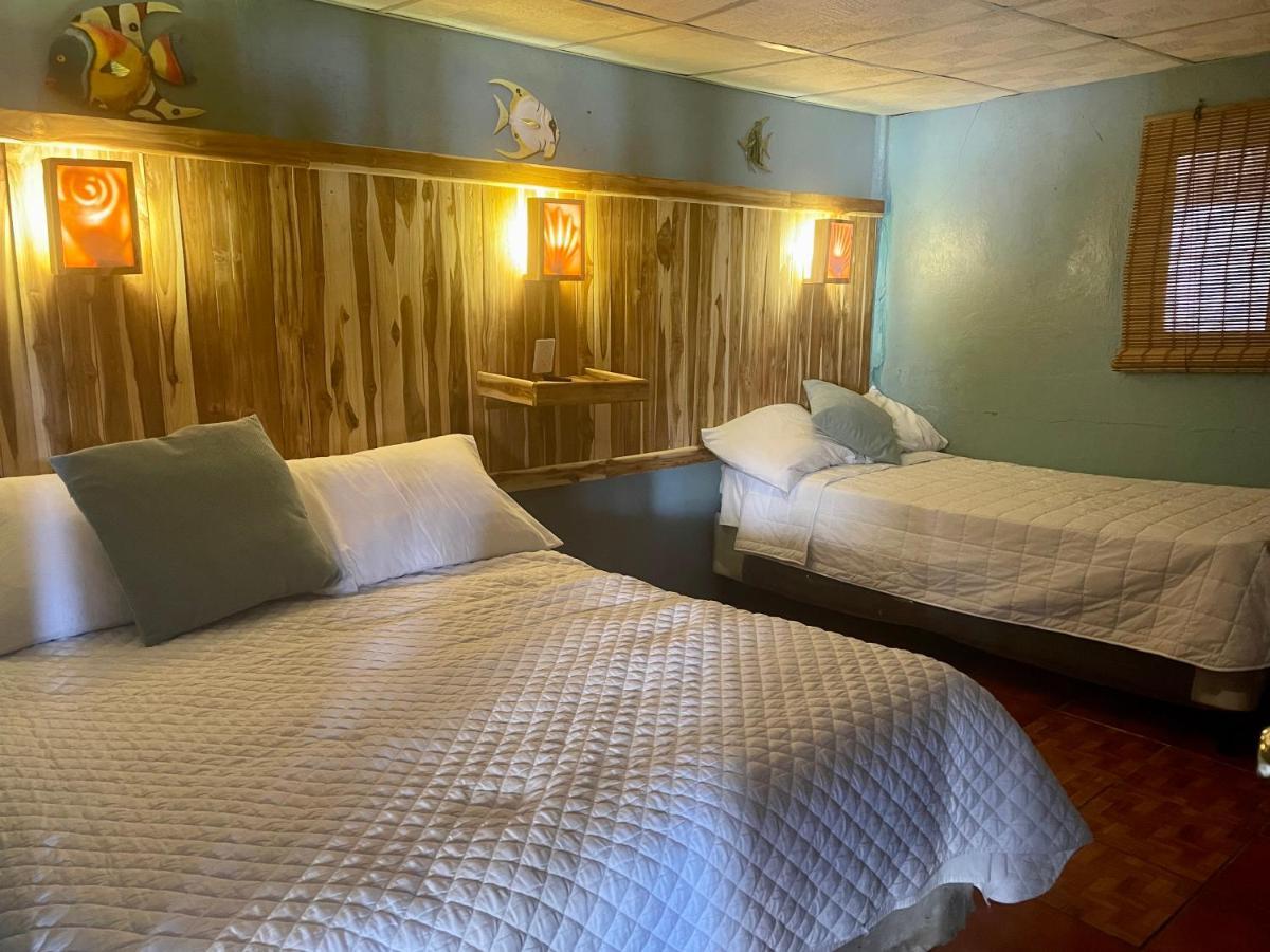 Johnnys Place Hotel Monterrico Εξωτερικό φωτογραφία