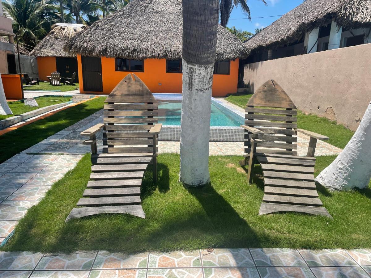 Johnnys Place Hotel Monterrico Εξωτερικό φωτογραφία