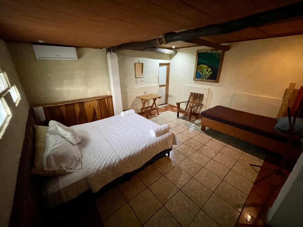 Johnnys Place Hotel Monterrico Εξωτερικό φωτογραφία
