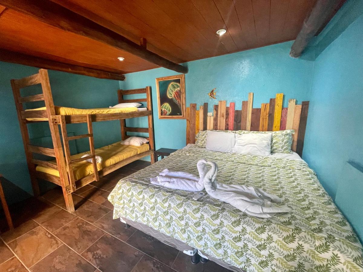 Johnnys Place Hotel Monterrico Εξωτερικό φωτογραφία