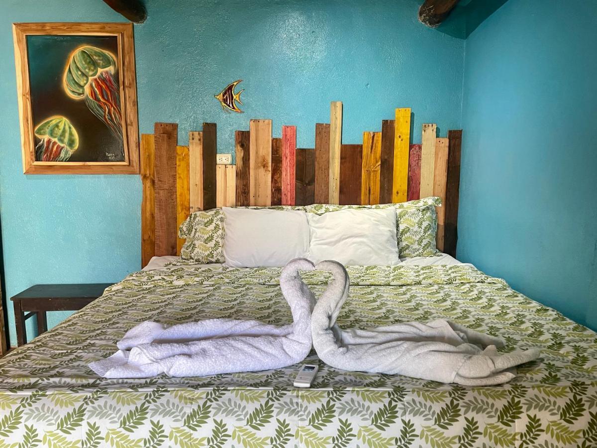 Johnnys Place Hotel Monterrico Εξωτερικό φωτογραφία