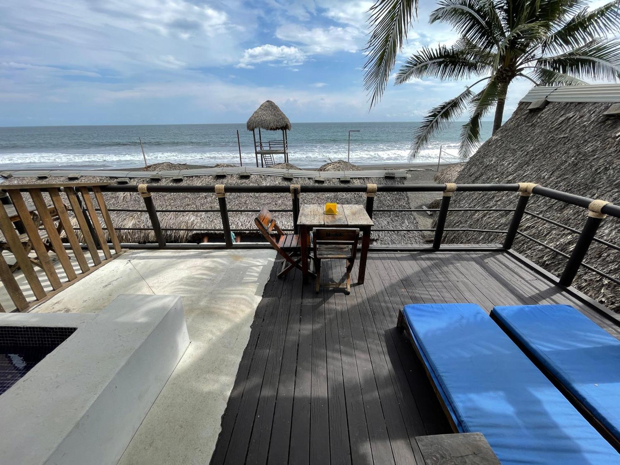 Johnnys Place Hotel Monterrico Εξωτερικό φωτογραφία